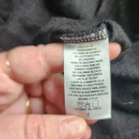 Smash + Tess Perfect V Long Sleeve Top Midnight Black Bamboo Women's size Small - Picture 8 of 10